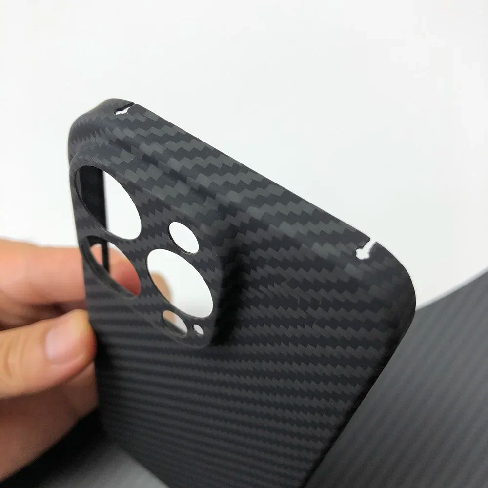 Kohlefaser-Struktur Hochwertiges weiches TPU-Material | Leichte wasserdichte Anti-Fingerabdruck- und Anti-Kratz- für Apple iPhone 16/15/14/13/12 Pro Max Plus Mini Hülle und Kameraprotektion